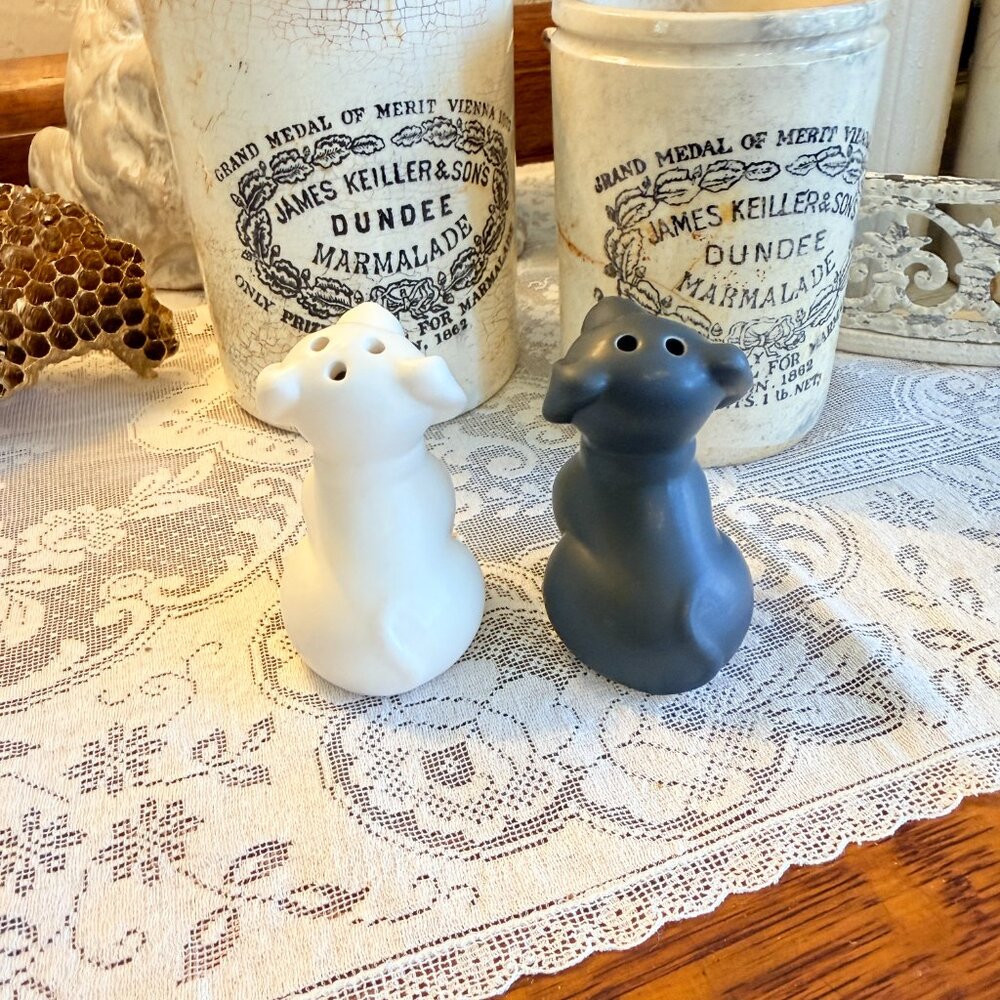 NWT Dog Salt & Pepper Shakers • Ceramic Black & White • Farmhouse - Picture 7 of 10